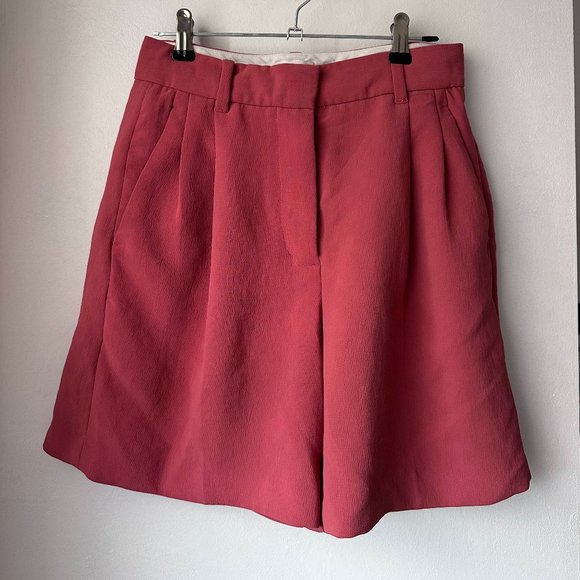 Aritzia - Wilfred Effortless Shorts Red/Size 2 - Picture 2 of 5